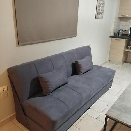 Hommie Apartment Amaliada Exterior foto